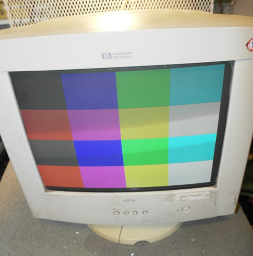 D8902 crt vga - hp, 17"