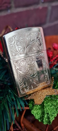 Near mint ronson lift top - lift,