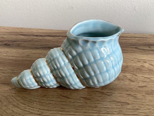Vintage blue pottery isle - vintage, of