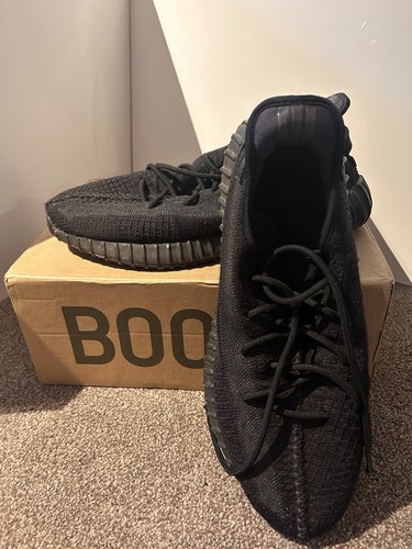 Yeezy 350 onyx
