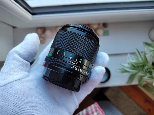 Mint canon new - new, 85mm