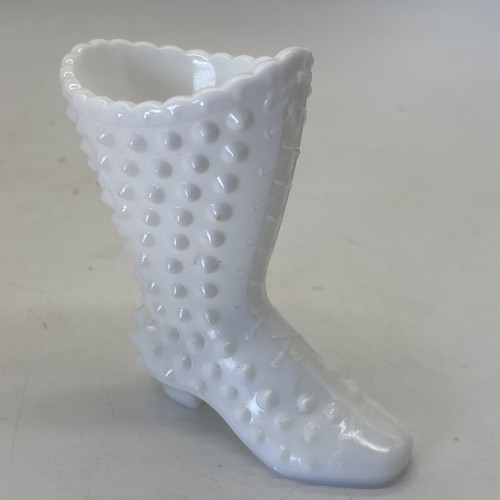 Fenton white hobnail milk - white,