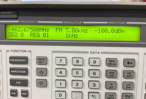 Hp8647a signal generator - signal,