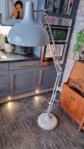 Large retro style grey - style,