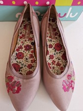 Ladies ballerina shoes