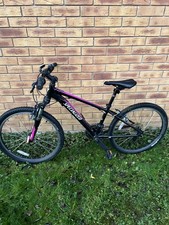 Specialized Hotrock Mountain Bike 24 Wheels 13” Frame Black & Pink