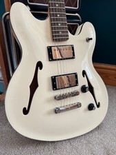 2024 SQUIER AFFINITY SERIES STARCASTER DELUXE IN OLYMPIC WHITE NEW/OLD STOCK