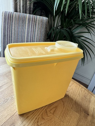 Vintage tupperware cereal - vintage,