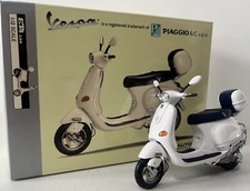 AUTOart 1:12 SCALE VESPA ET4