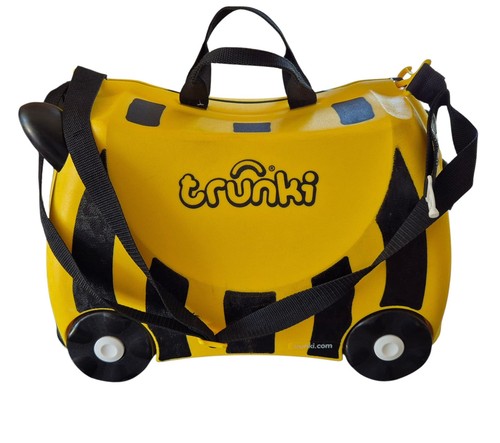 Bumble bee trunki with long - bee,