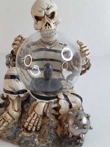 Plasma skull lamp - lamp, late