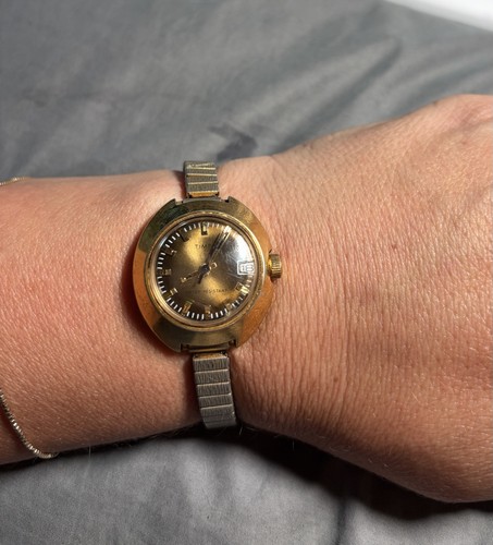 Vintage 1970 timex - vintage, ladies