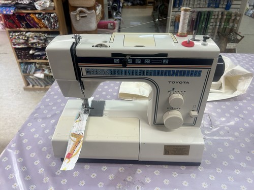 Toyota 2702 sewing machine - sewing,