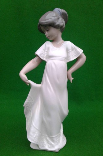 Lladro nao how pretty - lladro,