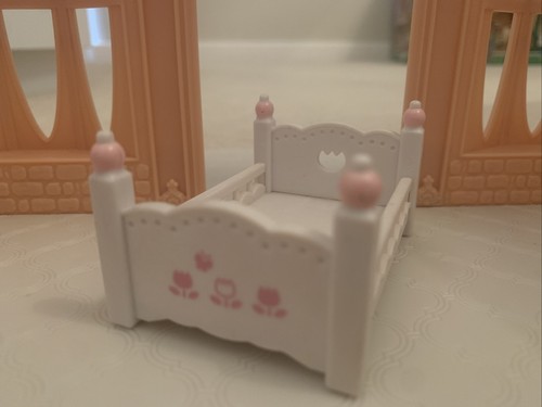 Sylvanian families nursery - families,