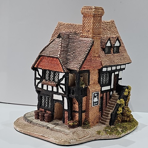 Lilliput lane swan inn - swan,