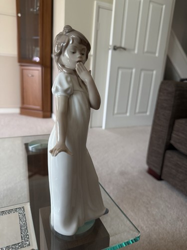 Nao lladro ready for bed - lladro,