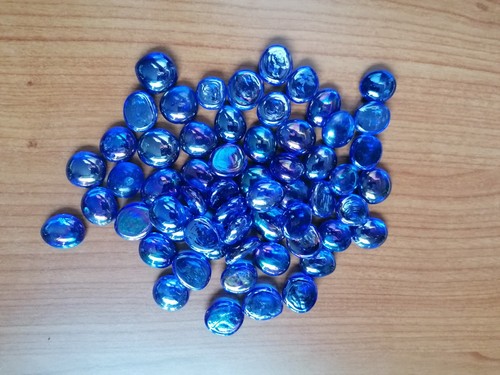 Decorative glass pebbles