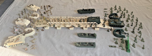 Airfix pontoon bridge - pontoon, +