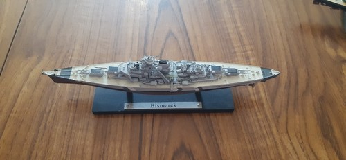 Hms bismarck scale - model, on
