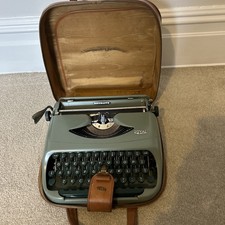 Vintage Royal Portable Type