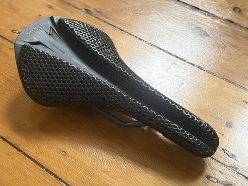 Fizik antares versus - evo, r3