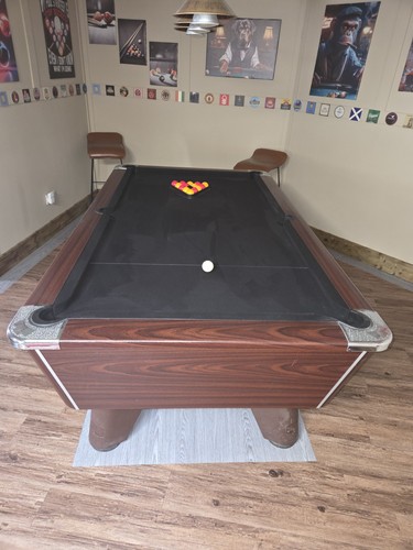 Supreme pool table just - table,