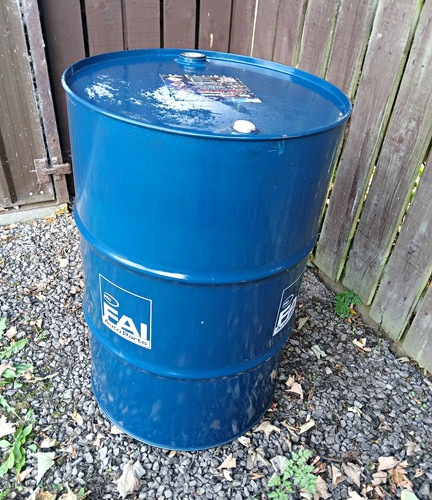 Empty oil drum barrel 200l - empty,
