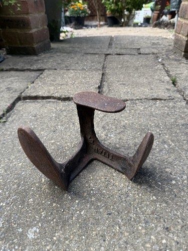 Vintage cast iron cobbler - cast, cobbler's