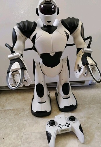 Vintage wowwee robosapien - robosapien, v2