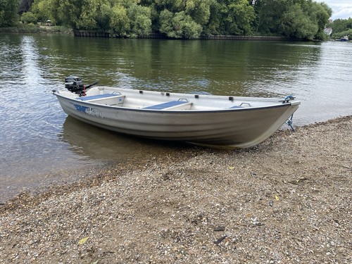 Motor boat row - motor, boat/row