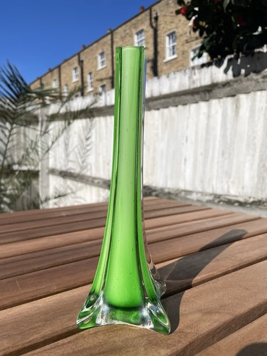 Vintage single stem rose - single, vase
