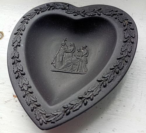 1963 wedgwood black basalt - wedgwood,