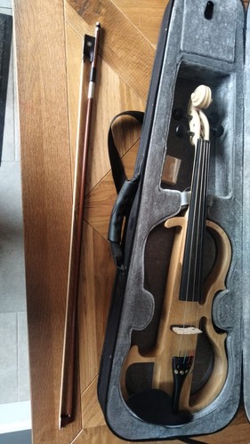 Electric violin includes bow - electric,