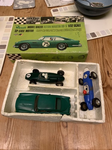 Revell model racer aston - racer,