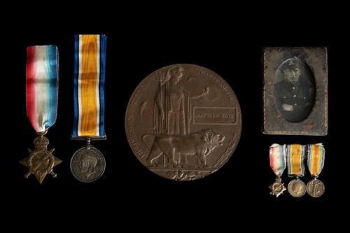 Ww1 medal plaque - &, group
