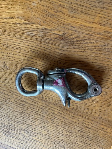 Marine swivel quick release - marine,