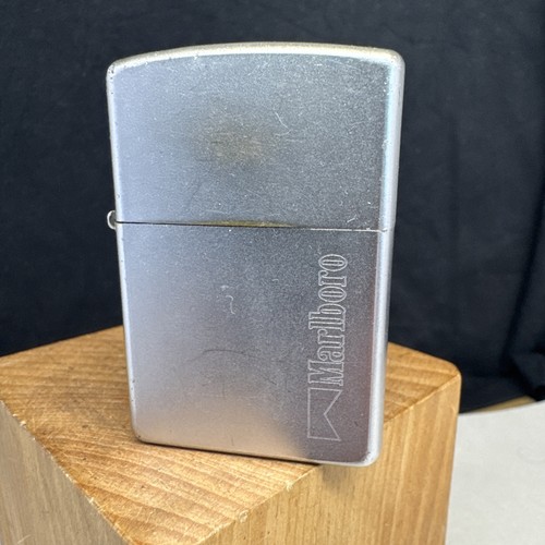 Zippo 2002 marlboro satin - "marlboro",