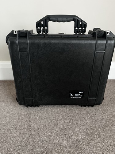 Pelicase 1550 waterproof - waterproof, hard