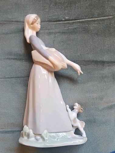 Vintage retired lladro girl - vintage,
