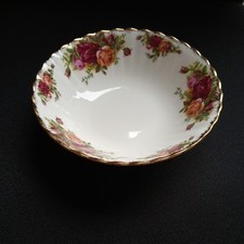 ROYAL ALBERT  BONE CHINA "OLD