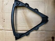 SUZUKI GSXR 1000 K5 K6 2005 2006 TRIANGLE FAIRING INFILL 94498-37H0 V CENTRE 