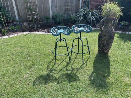 Pair green cast iron - a,