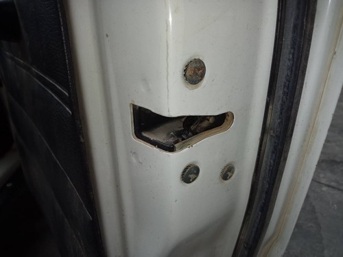 Front right door lock - right,