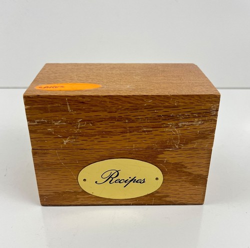 Vintage wood recipe box - wood, file