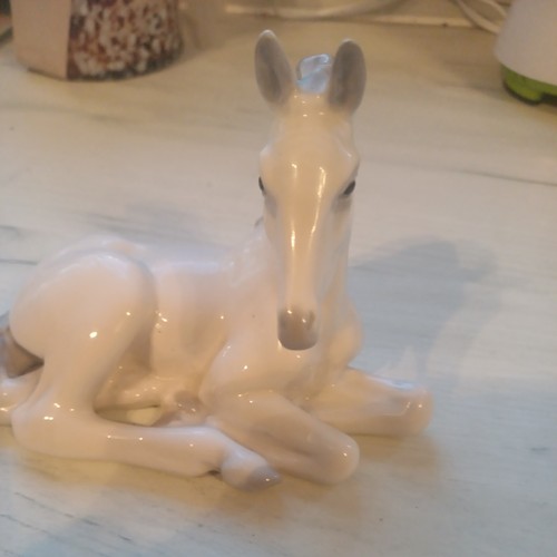 Horse figurine foal lying - figurine,,