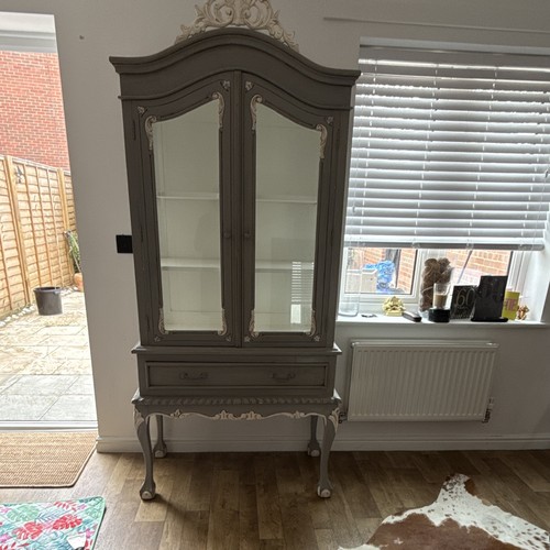Grey white freestanding - &,
