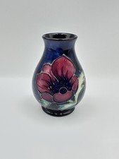 Moorcroft 10cm Anemone Vase On Blue Back Ground. Moorcroft Pottery , 1992