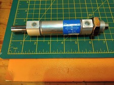 Festo DGL-25-25P-A Pneumatic Rod Cylinder 25mm Stroke 25mm Bore BX04M17236