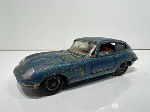 Corgi toys jaguar type - e, 2+2